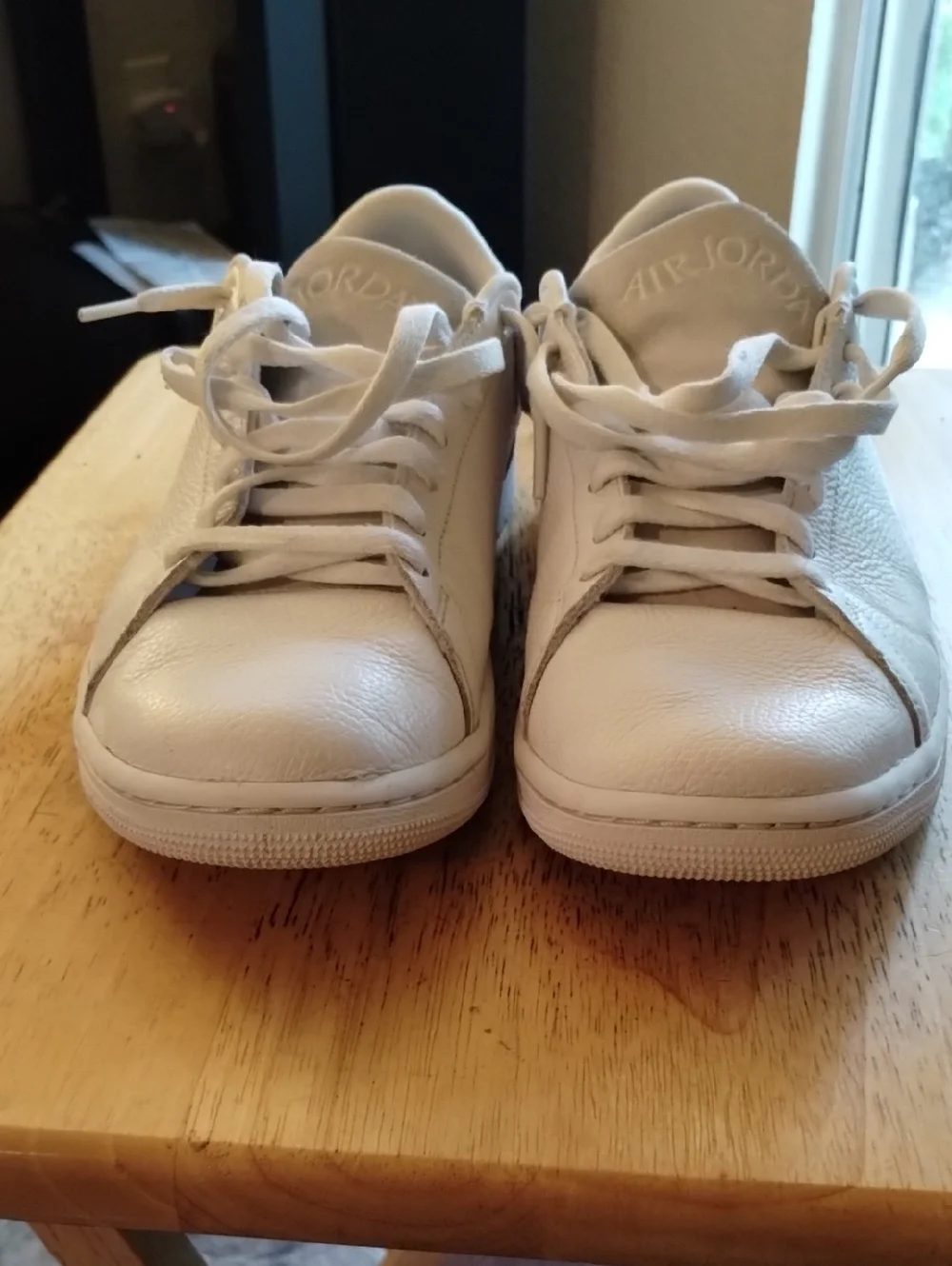 Size 10.5 Jordan Lo White Low-Top Leather Sneakers